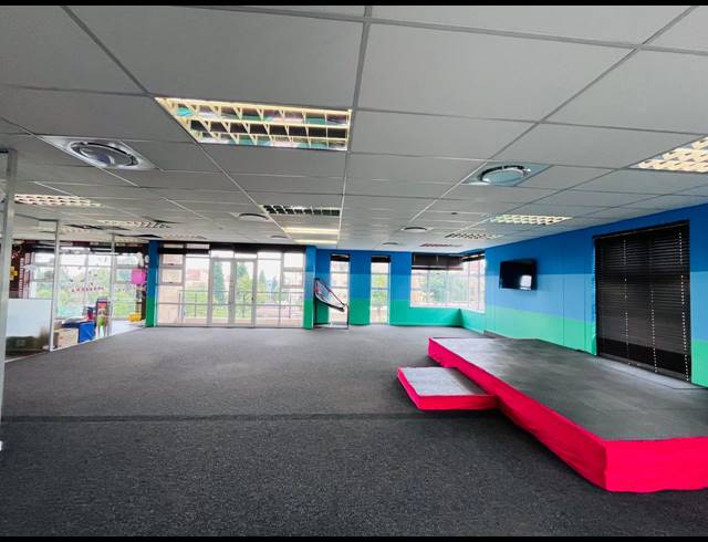 279M² OFFICE FOR SALE IN FOURWAYS